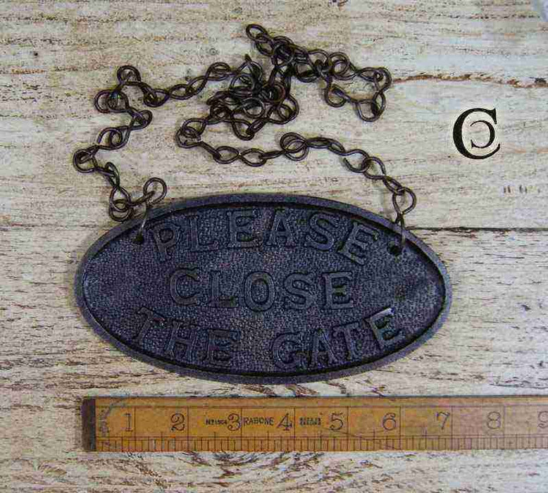 Please close the gate hanging Cast antique Iron Plaque